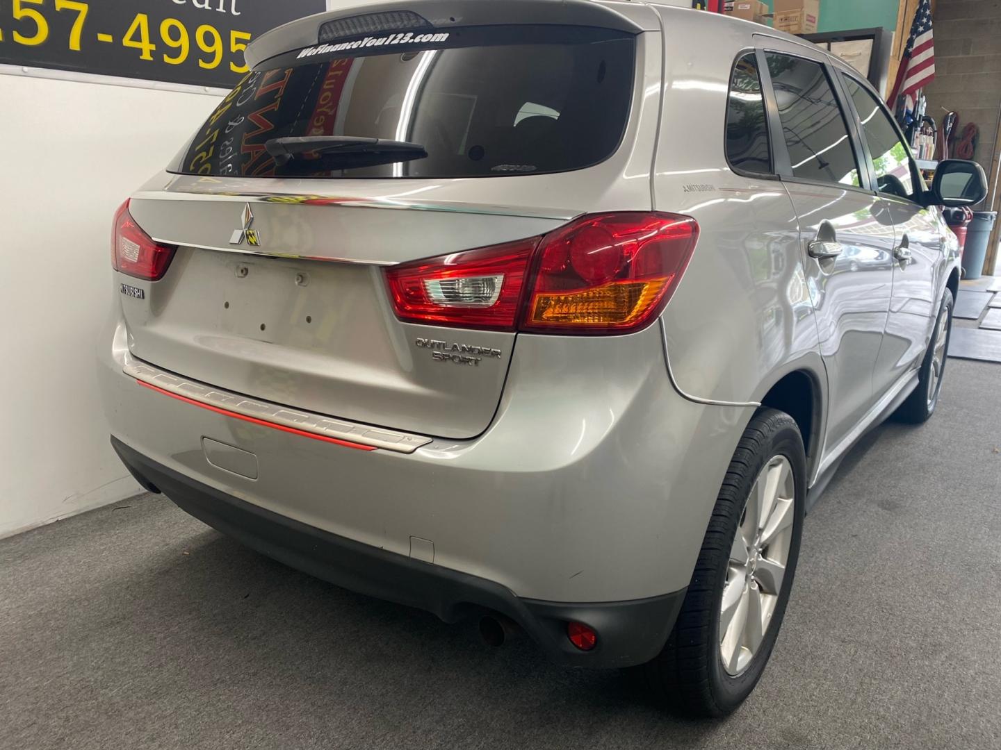 2015 SILVER /black Mitsubishi Outlander Sport (4A4AR3AU0FE) , located at 533 S West End Blvd., Quakertown, PA, 18951, (877) 257-4995, 40.343994, -75.303604 - INCLUDED IN THE SALE PRICE OF EVERY VEHICLE: 48 Hour Money Back Guarantee 6 Month - 6,000 Mile Warranty Brand New PA State Inspection & Emission $10 Oil Changes for the Life of the Loan Complete CARFAX - Photo#3